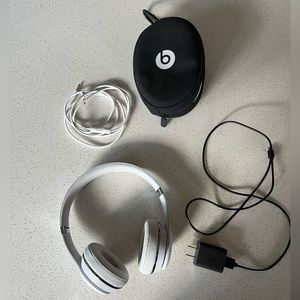 Wireless beats solo3 and accessories